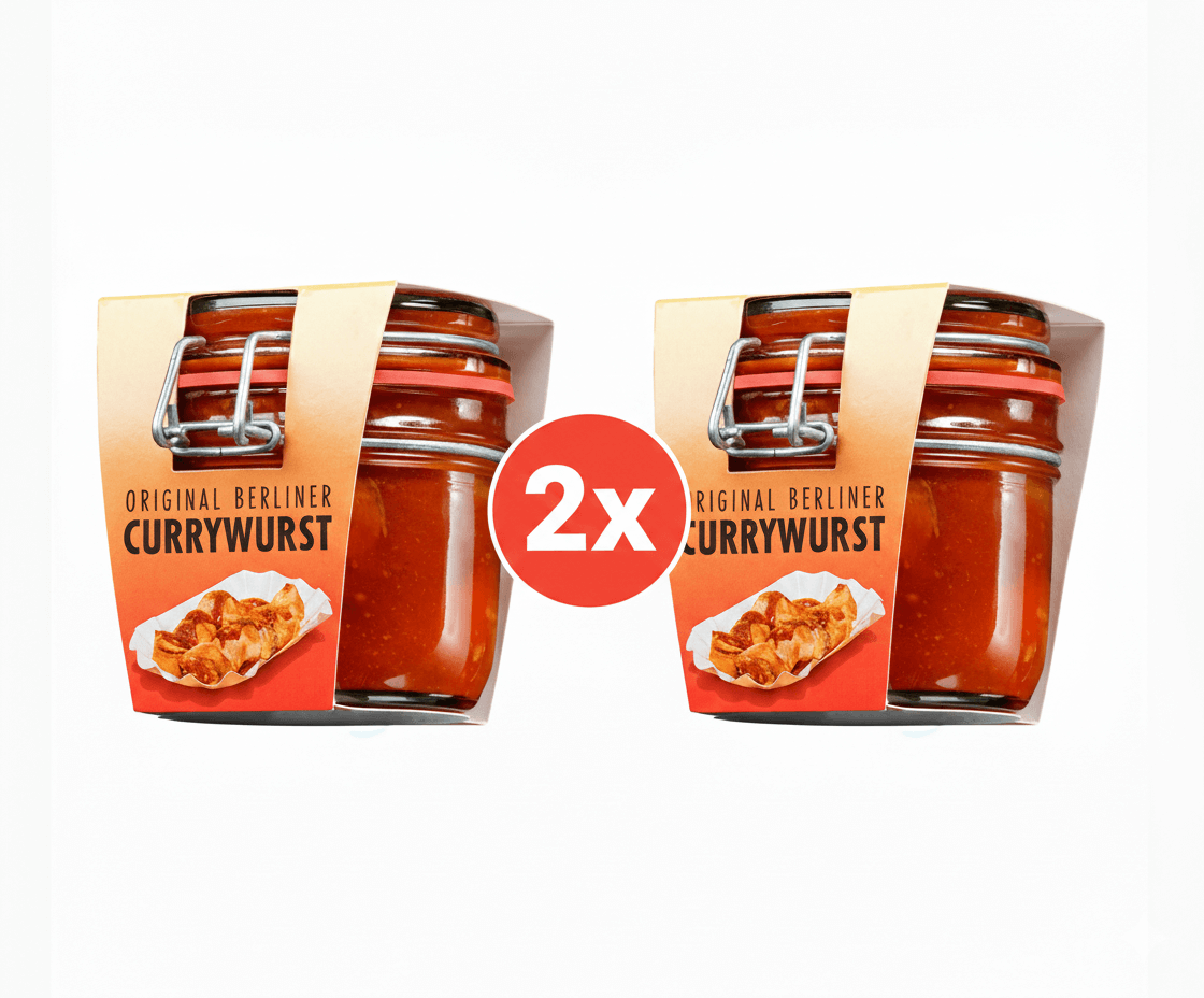Zwei Gläser Original Berliner Currywurst im Glas aus der Manufaktur, Duo-Set mit 2x Button auf weißem Hintergrund